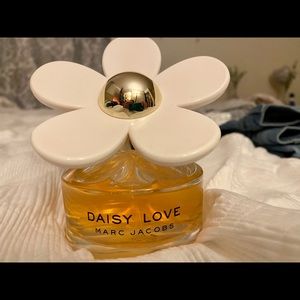 Daisy love perfume by Marc Jacobs